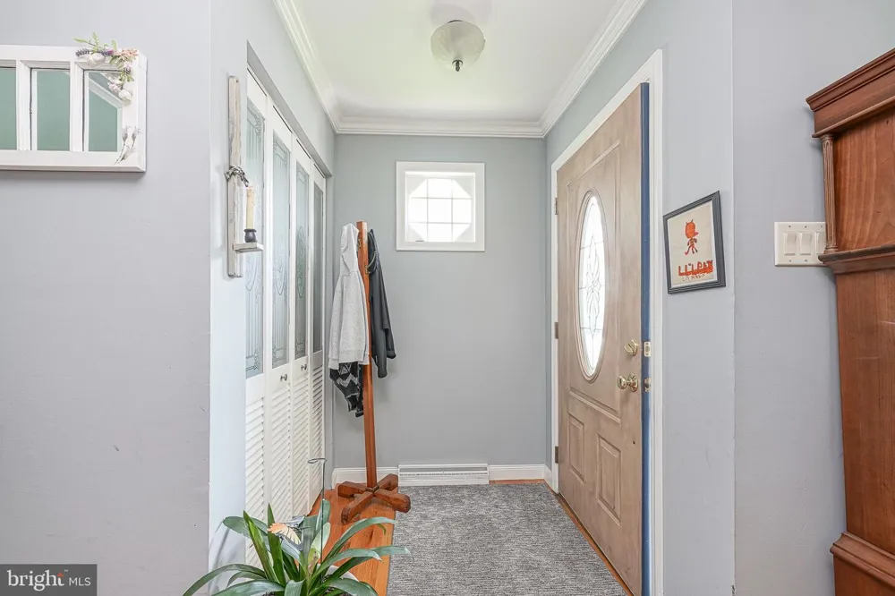 28 SPRINGLANE DRIVE Blackwood, NJ 08012