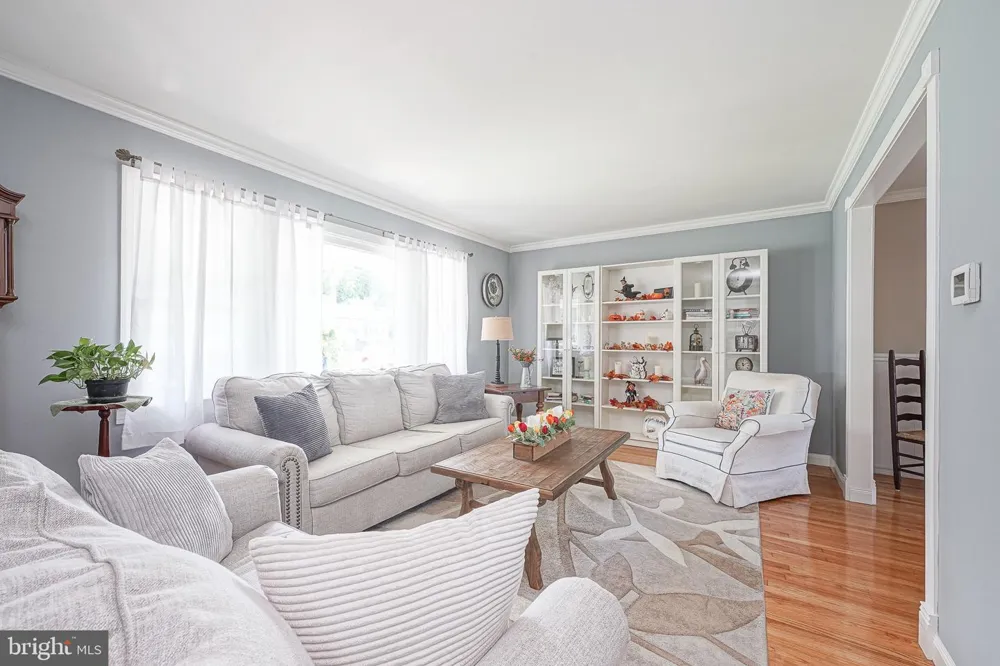 28 SPRINGLANE DRIVE Blackwood, NJ 08012