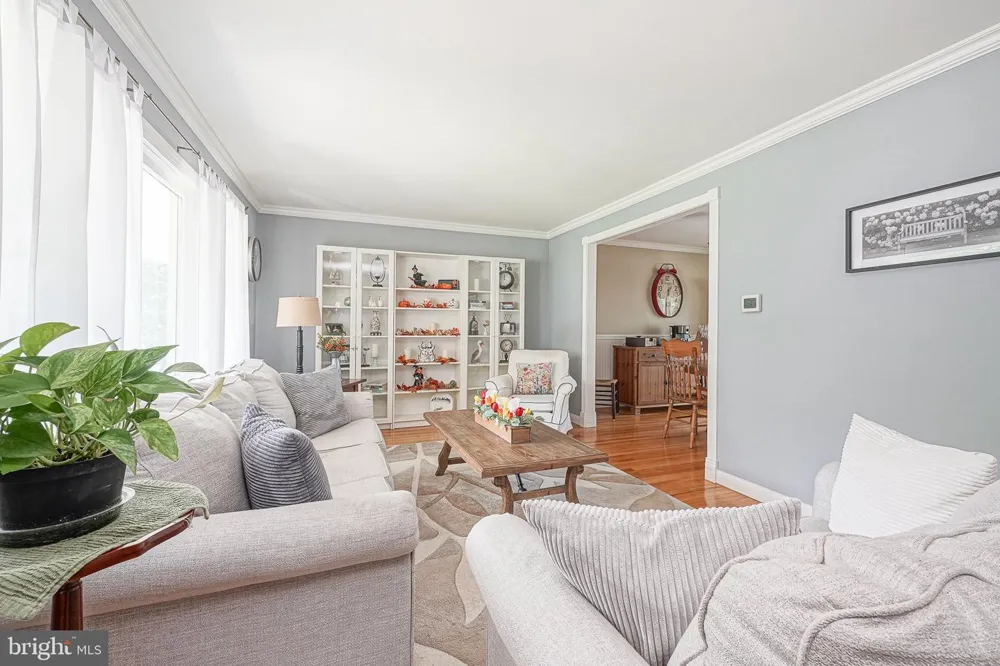 28 SPRINGLANE DRIVE Blackwood, NJ 08012