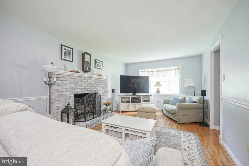 28 SPRINGLANE DRIVE Blackwood, NJ 08012
