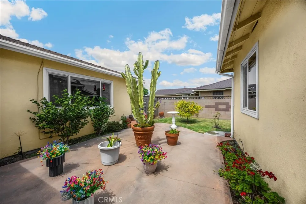 19322 Wadley Carson, CA 90746