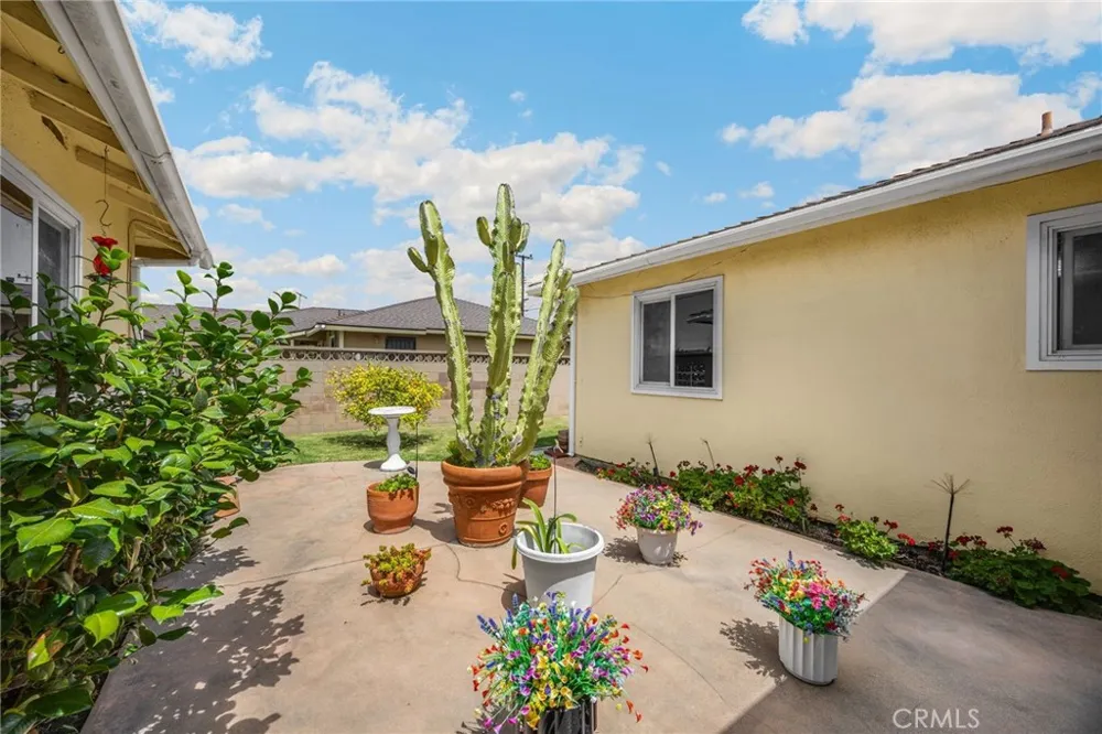 19322 Wadley Carson, CA 90746