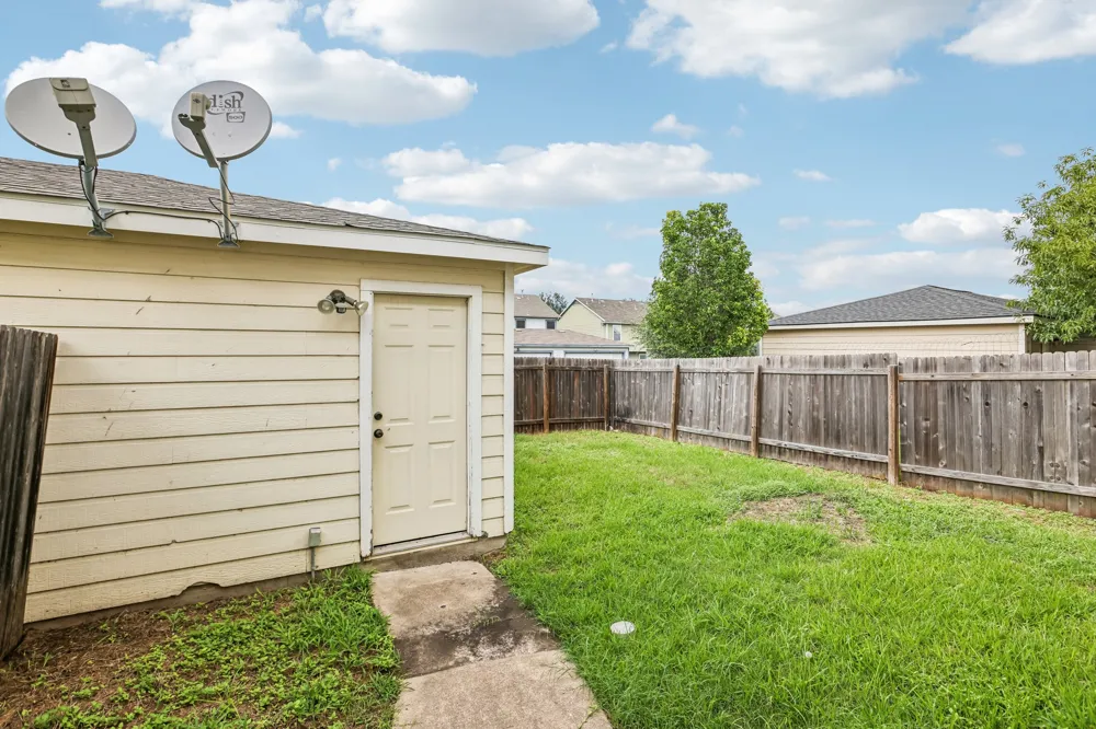 18736 Imperial Eagle Lane Elgin, TX 78621