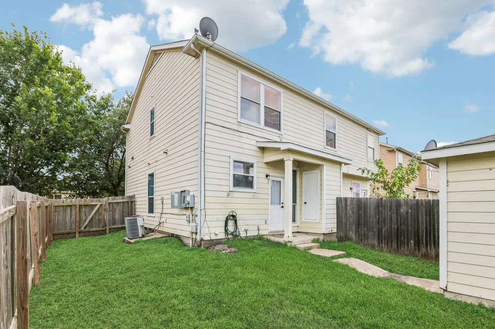 18736 Imperial Eagle Lane Elgin, TX 78621