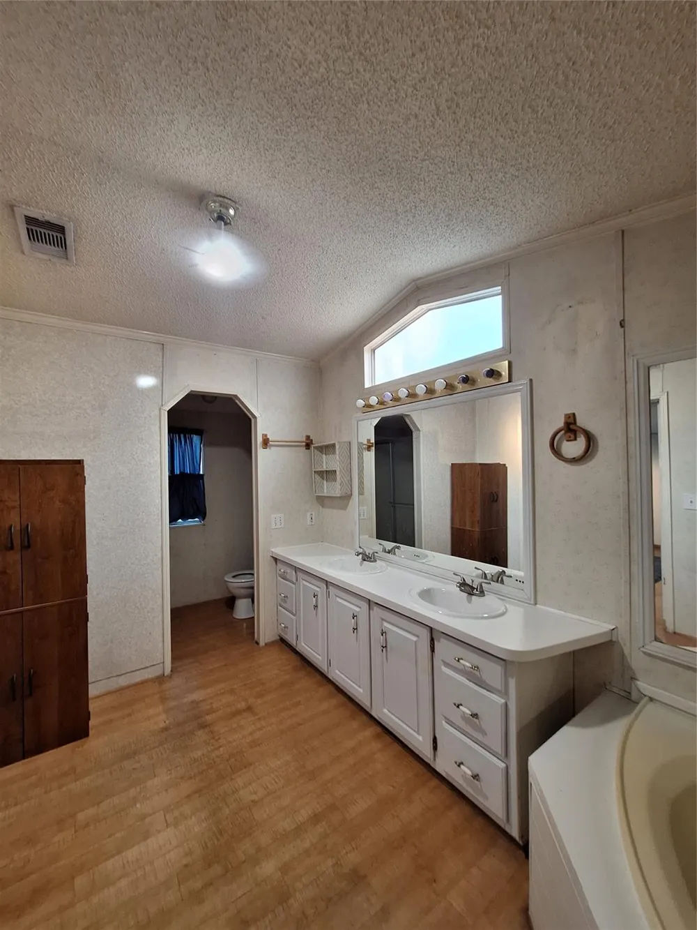 119 County Road 4534 Dayton, TX 77535