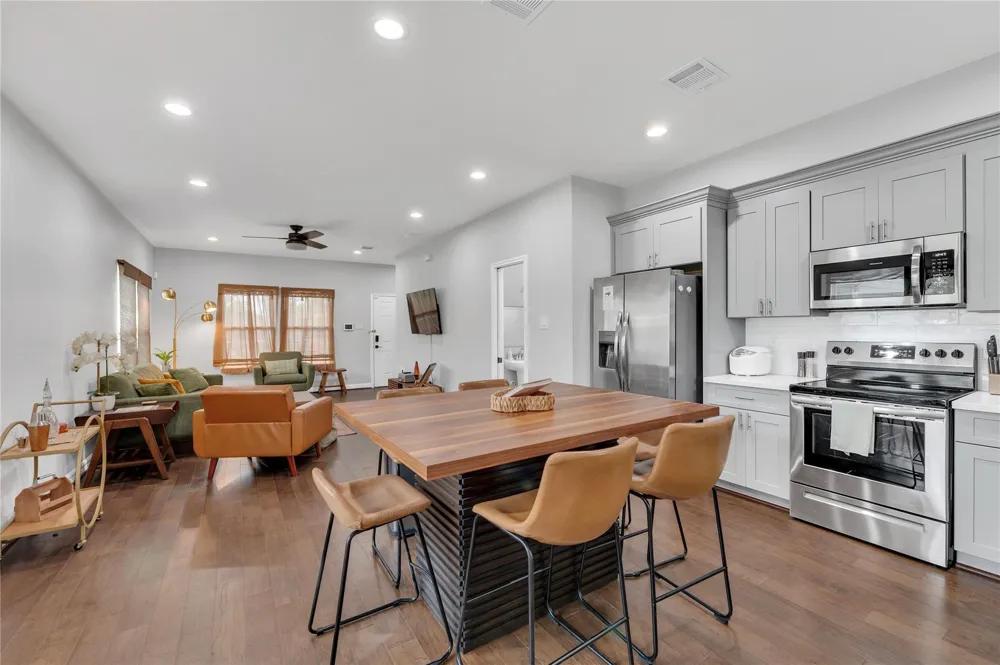 5618 Avenue M Galveston, TX 77551