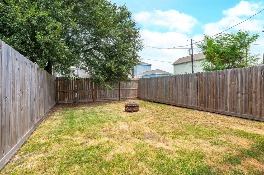 5618 Avenue M Galveston, TX 77551