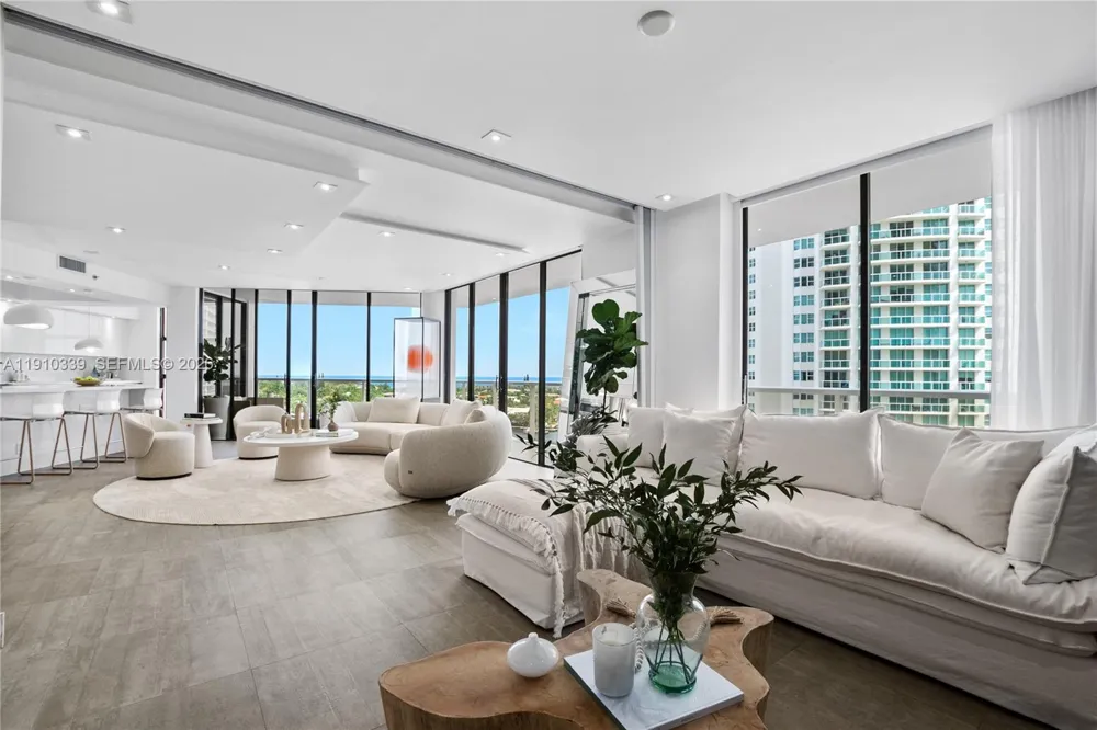 20281 E Country Club Dr #808 Aventura, FL 33180