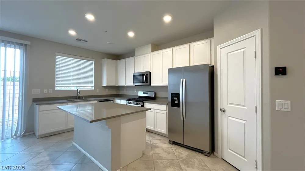 5392 Blustery Towns Avenue Las Vegas, NV 89118