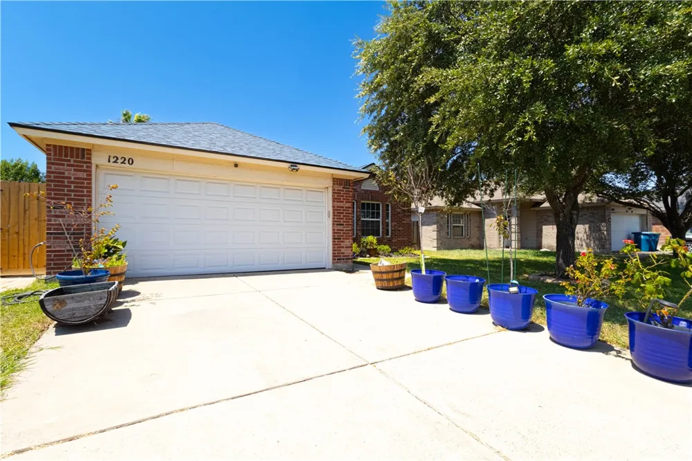 1220 Sacramento Portland, TX 78374