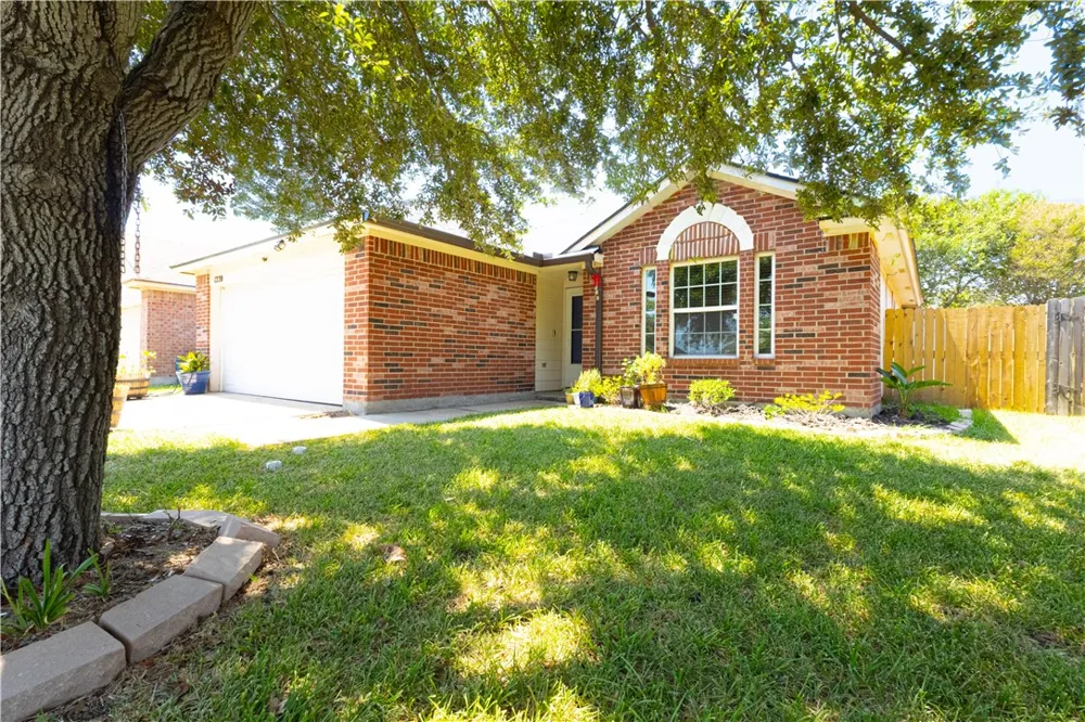 1220 Sacramento Portland, TX 78374