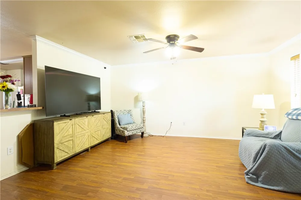 1220 Sacramento Portland, TX 78374