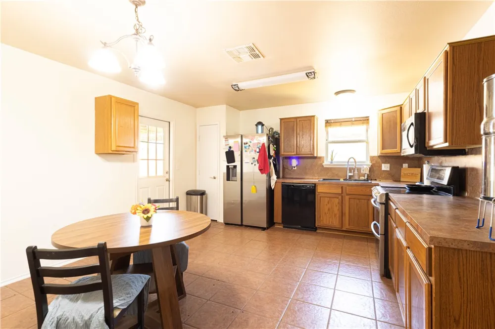 1220 Sacramento Portland, TX 78374
