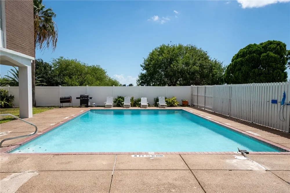715 S Upper Broadway Street #903 Corpus Christi, TX 78401