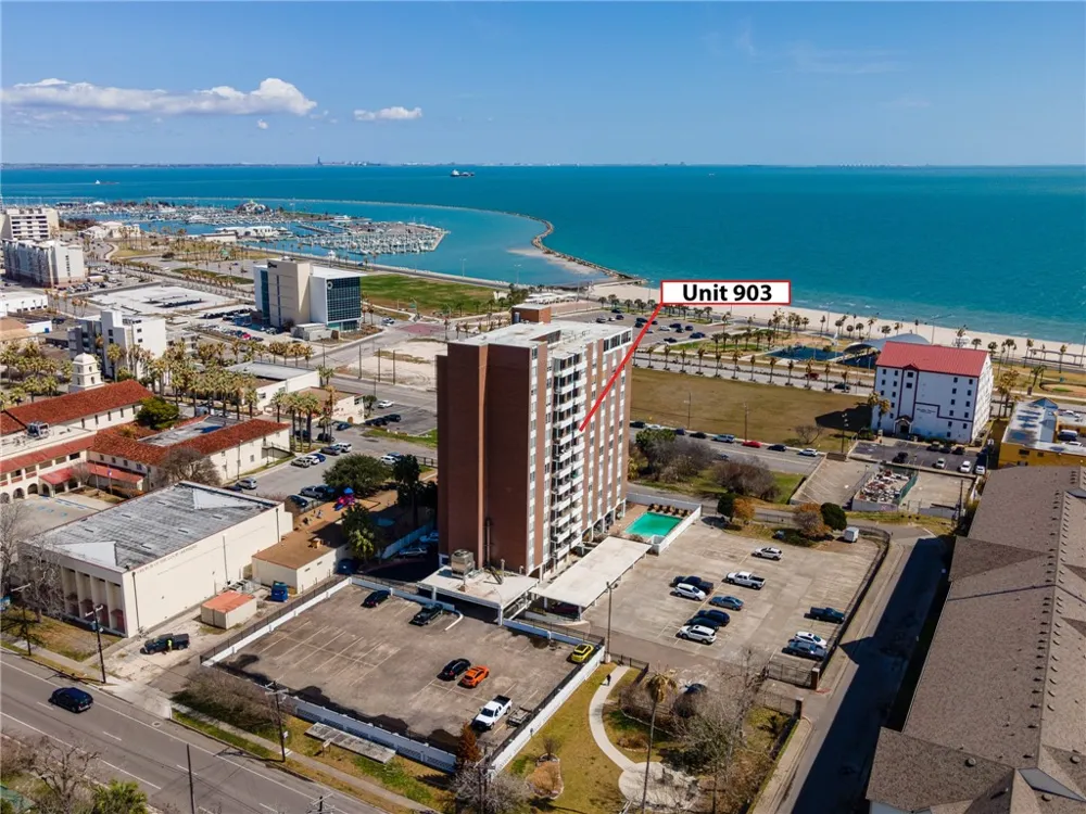 715 S Upper Broadway Street #903 Corpus Christi, TX 78401