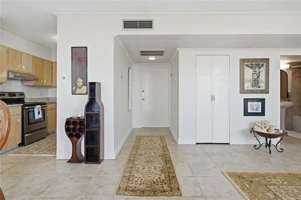 715 S Upper Broadway Street #903 Corpus Christi, TX 78401