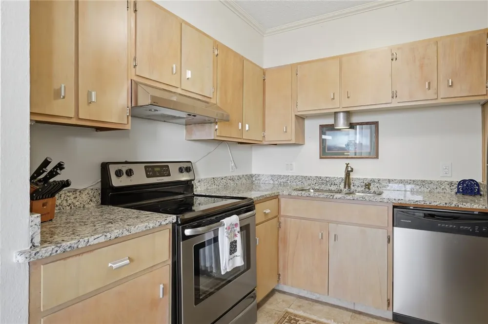 715 S Upper Broadway Street #903 Corpus Christi, TX 78401