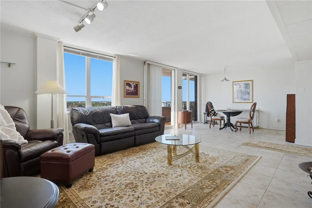 715 S Upper Broadway Street #903 Corpus Christi, TX 78401