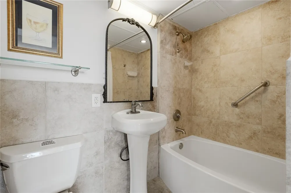 715 S Upper Broadway Street #903 Corpus Christi, TX 78401