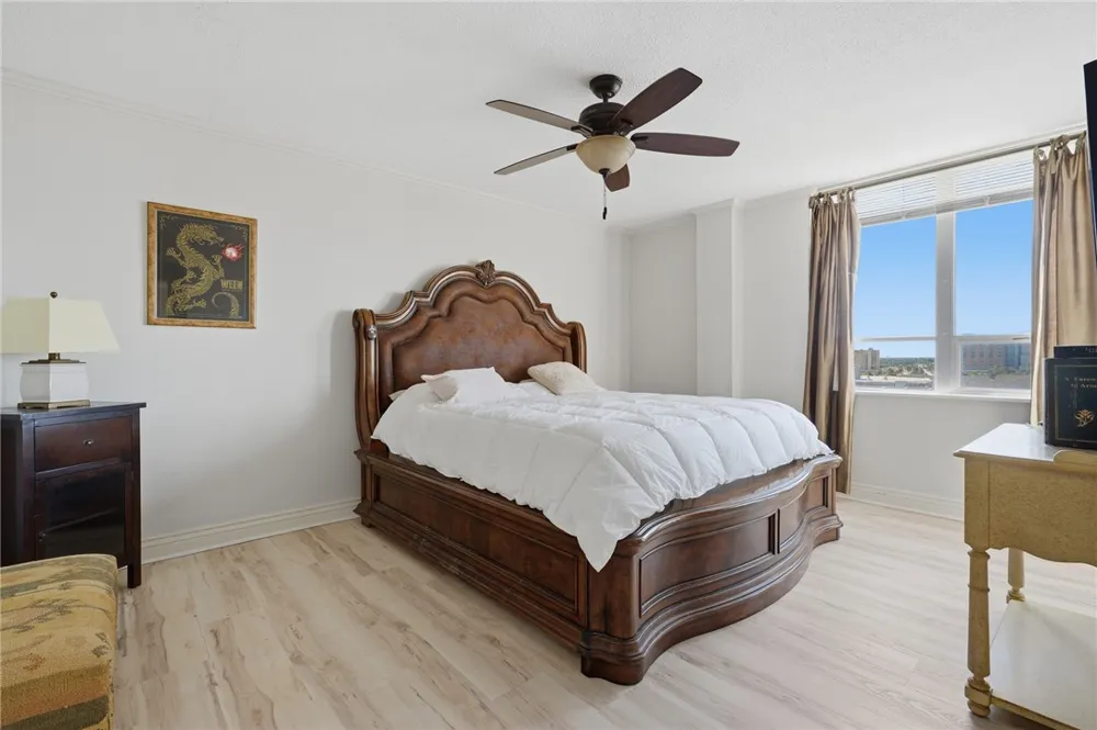 715 S Upper Broadway Street #903 Corpus Christi, TX 78401