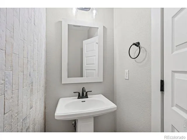 2124 Glean Court Windsor, CO 80550