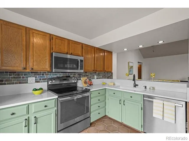 989 S Miller Street #204 Lakewood, CO 80226