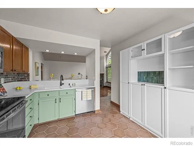 989 S Miller Street #204 Lakewood, CO 80226