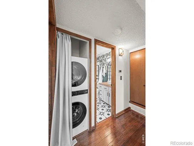 989 S Miller Street #204 Lakewood, CO 80226