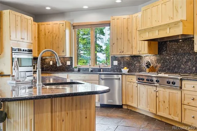 1543 Copper Rose Drive Golden, CO 80401