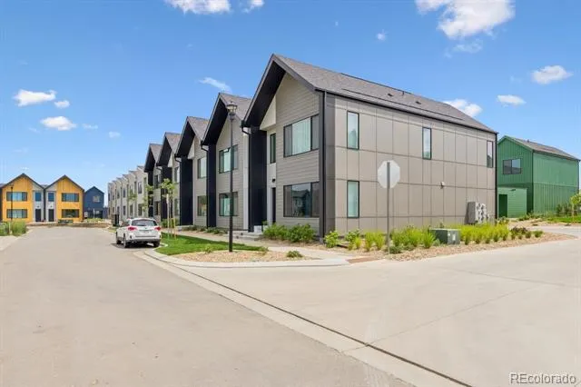933 Edge Circle Longmont, CO 80501