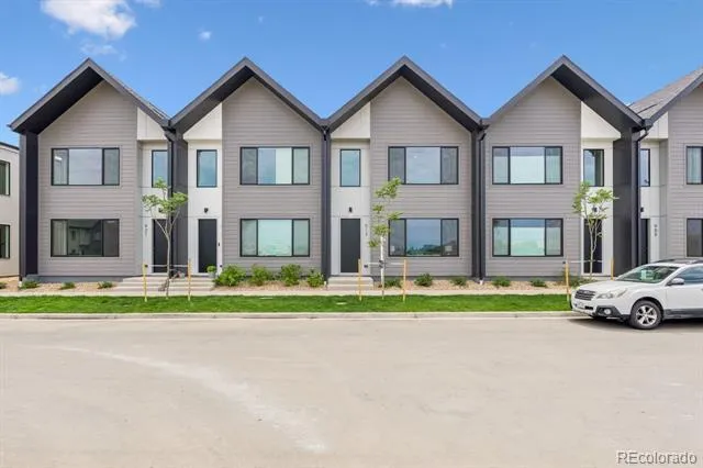 933 Edge Circle Longmont, CO 80501