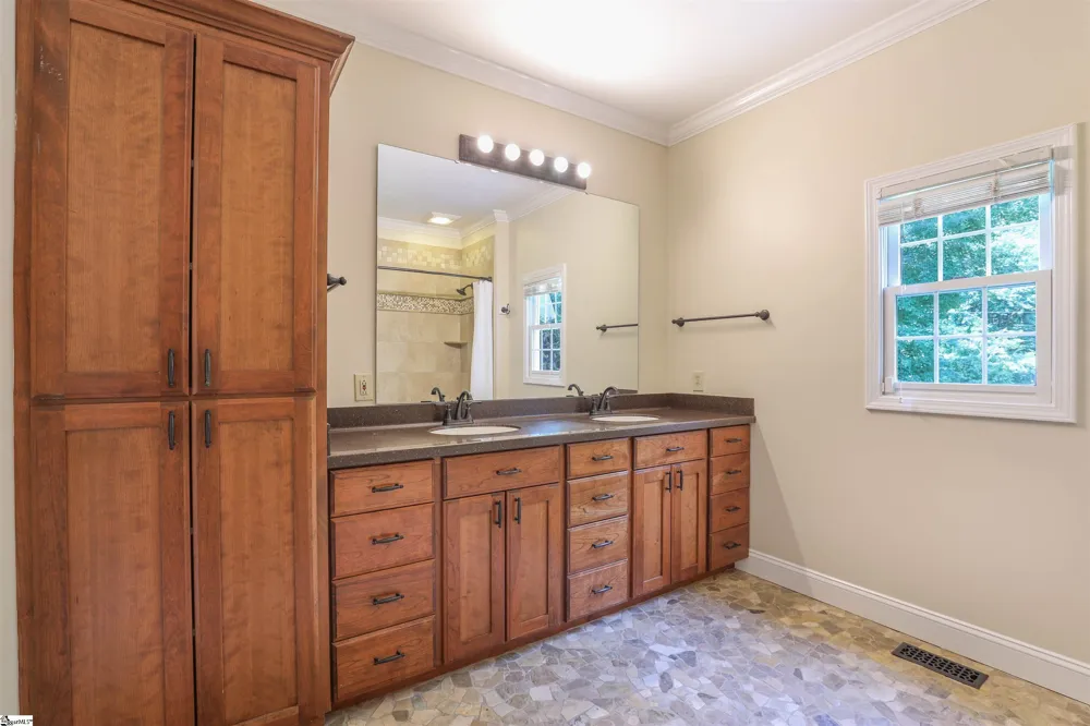 202 Holly Drive Easley, SC 29640