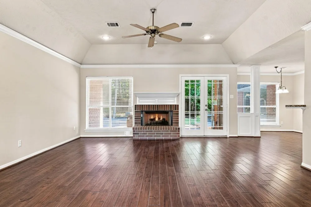 101 Lakeside Drive Conroe, TX 77356
