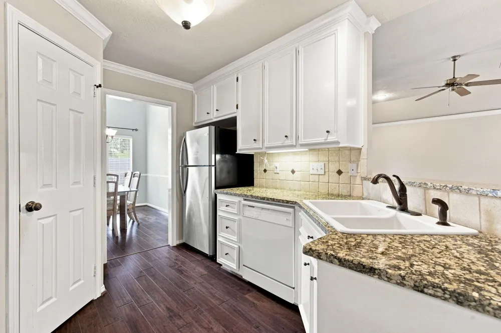 101 Lakeside Drive Conroe, TX 77356