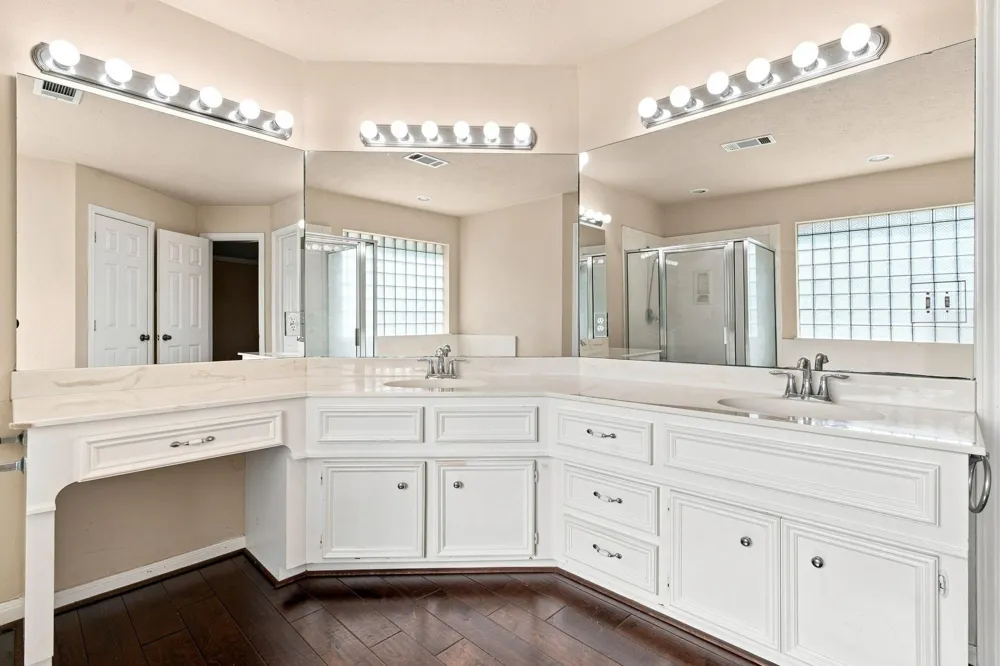 101 Lakeside Drive Conroe, TX 77356