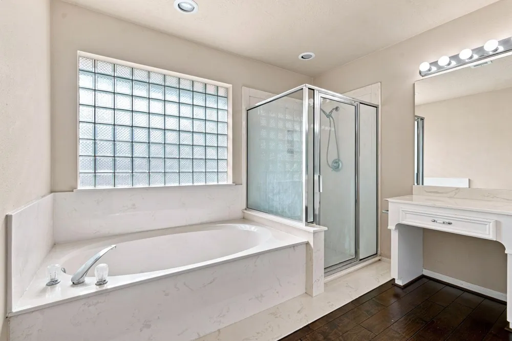 101 Lakeside Drive Conroe, TX 77356
