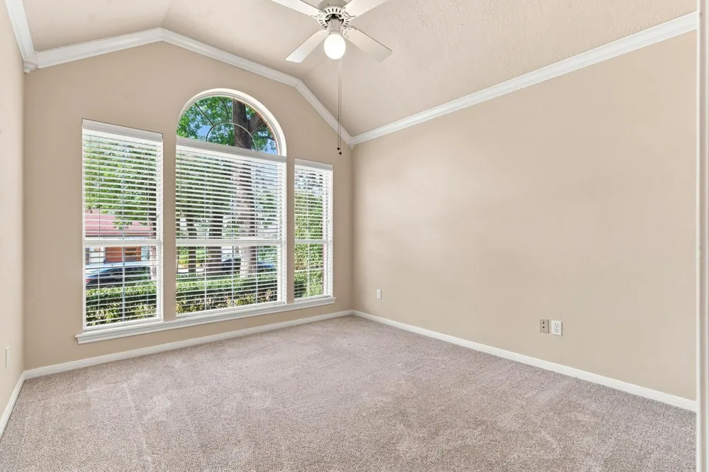 101 Lakeside Drive Conroe, TX 77356