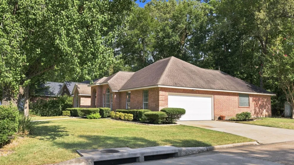 101 Lakeside Drive Conroe, TX 77356