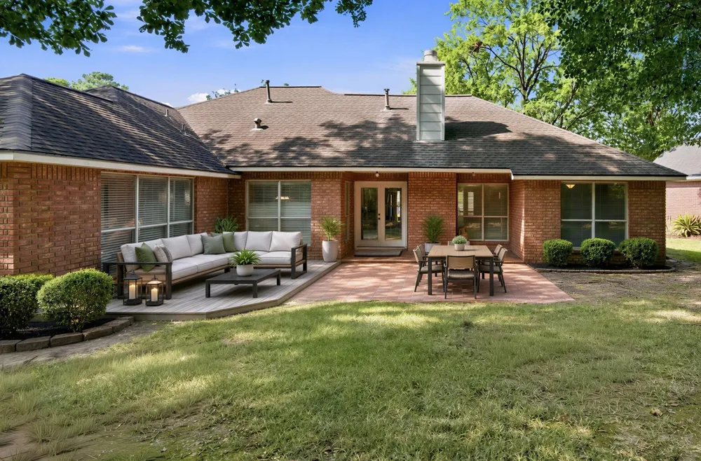 101 Lakeside Drive Conroe, TX 77356