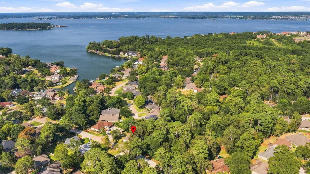 101 Lakeside Drive Conroe, TX 77356
