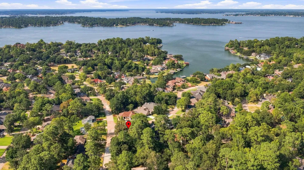 101 Lakeside Drive Conroe, TX 77356
