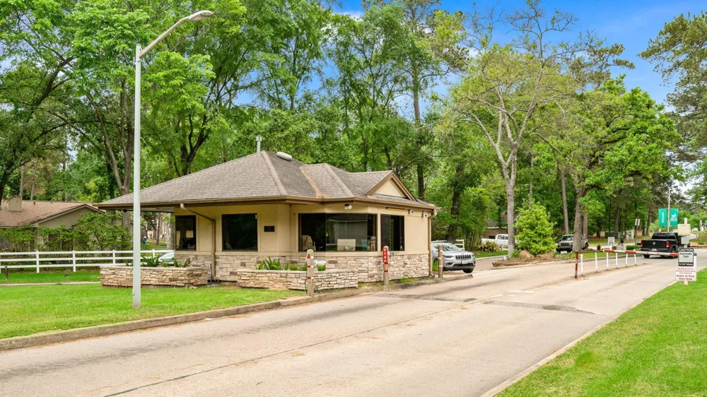 101 Lakeside Drive Conroe, TX 77356
