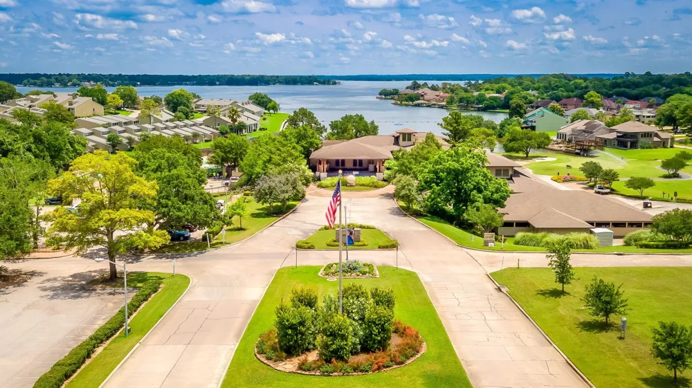 101 Lakeside Drive Conroe, TX 77356