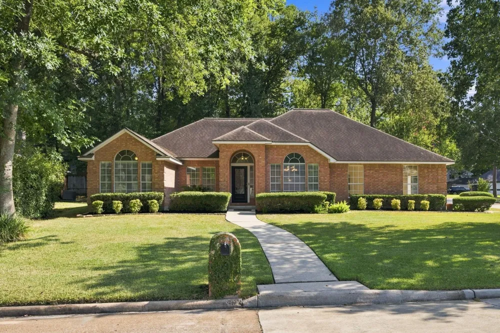101 Lakeside Drive Conroe, TX 77356
