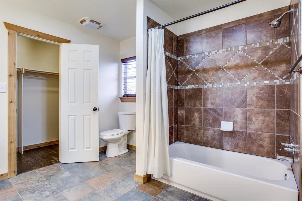 470 County Road 3198 Decatur, TX 76234
