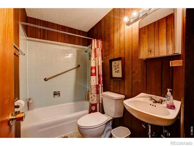 71 Cedar Drive Lyons, CO 80540
