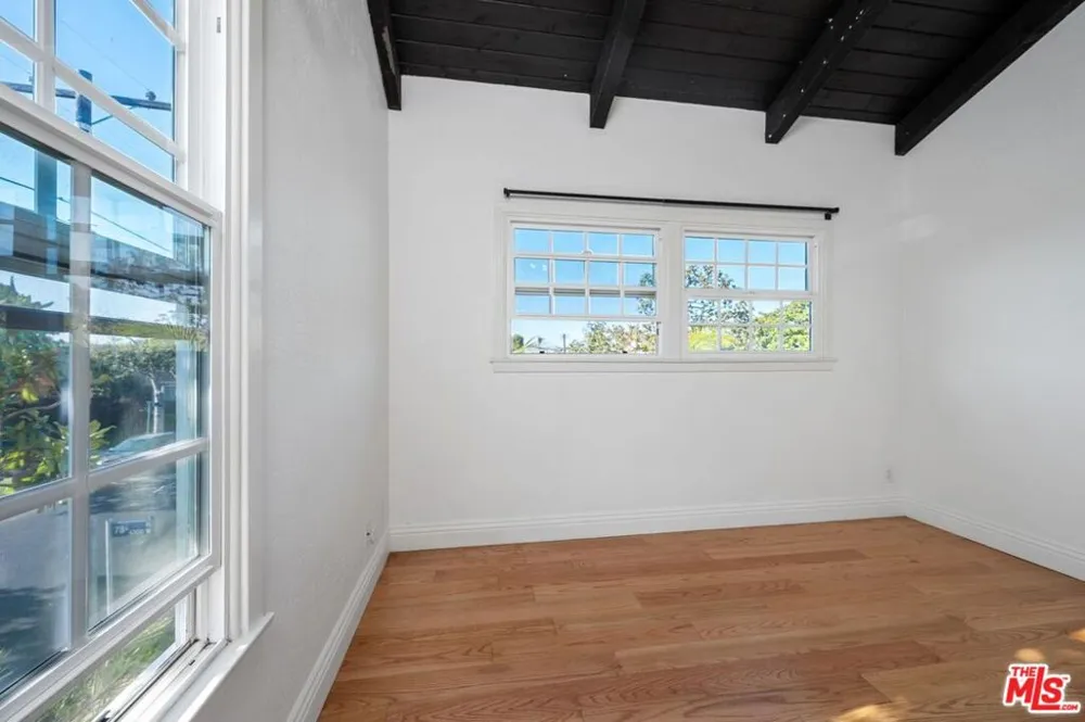6322 W 78TH PLACE Los Angeles, CA 90045