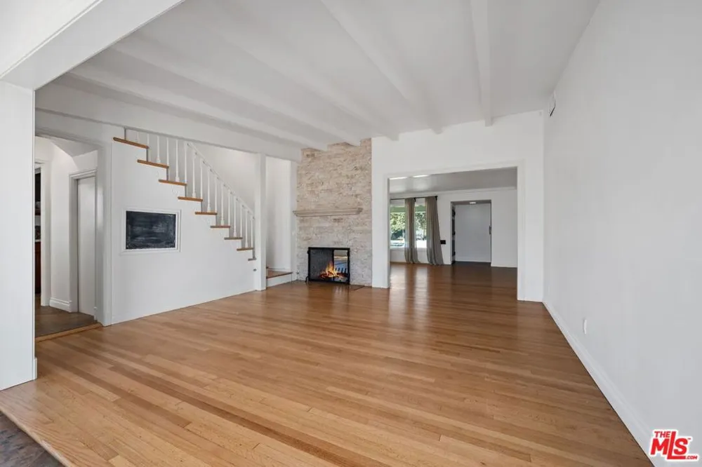 6322 W 78TH PLACE Los Angeles, CA 90045