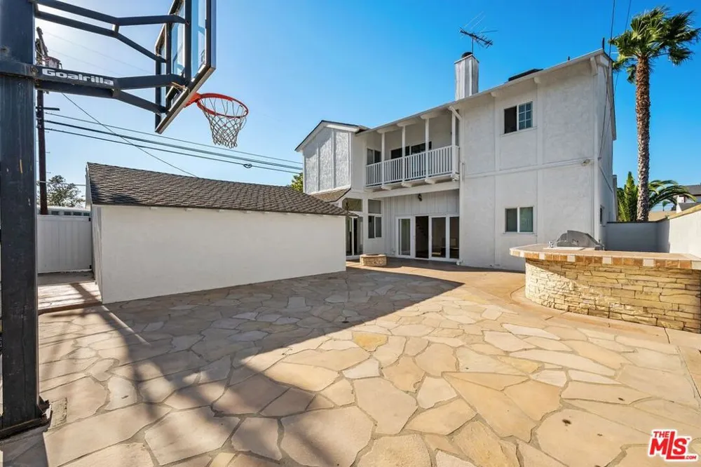 6322 W 78TH PLACE Los Angeles, CA 90045
