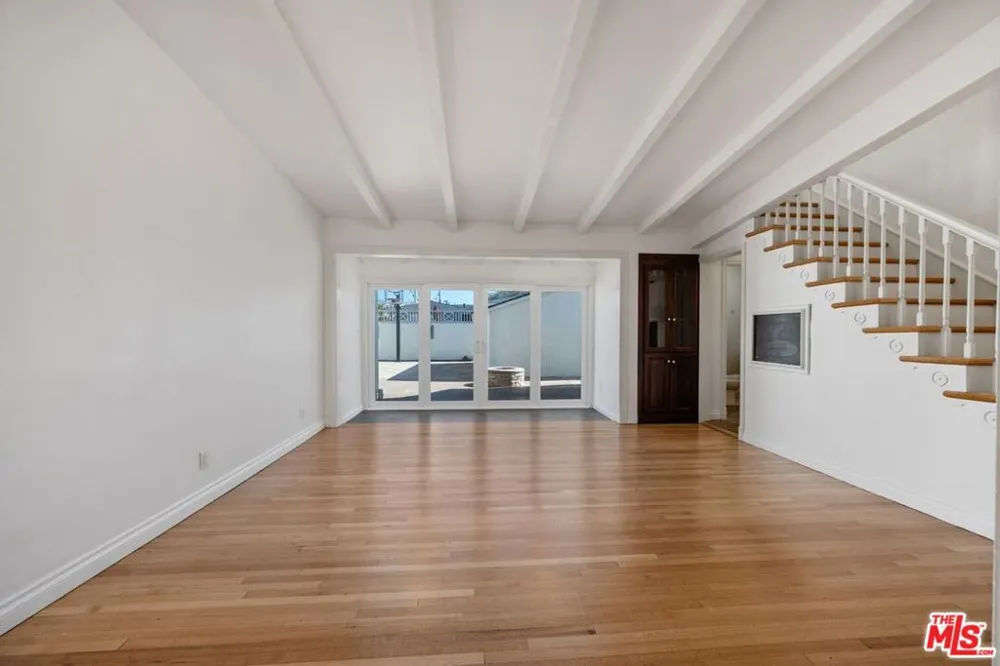 6322 W 78TH PLACE Los Angeles, CA 90045